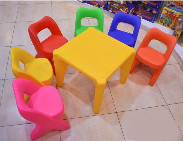 میز و صندلی رنگی کودک